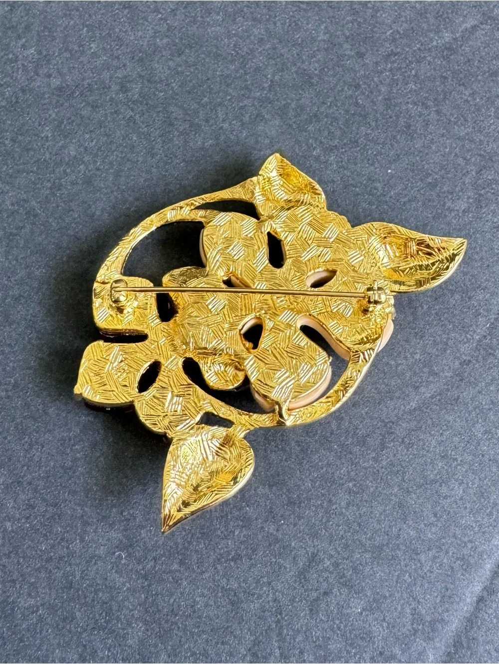Vintage Flower Brooch Gold Tone Faux Tortoise Shell Lucite Rhinestone Pin - Picture 5 of 8